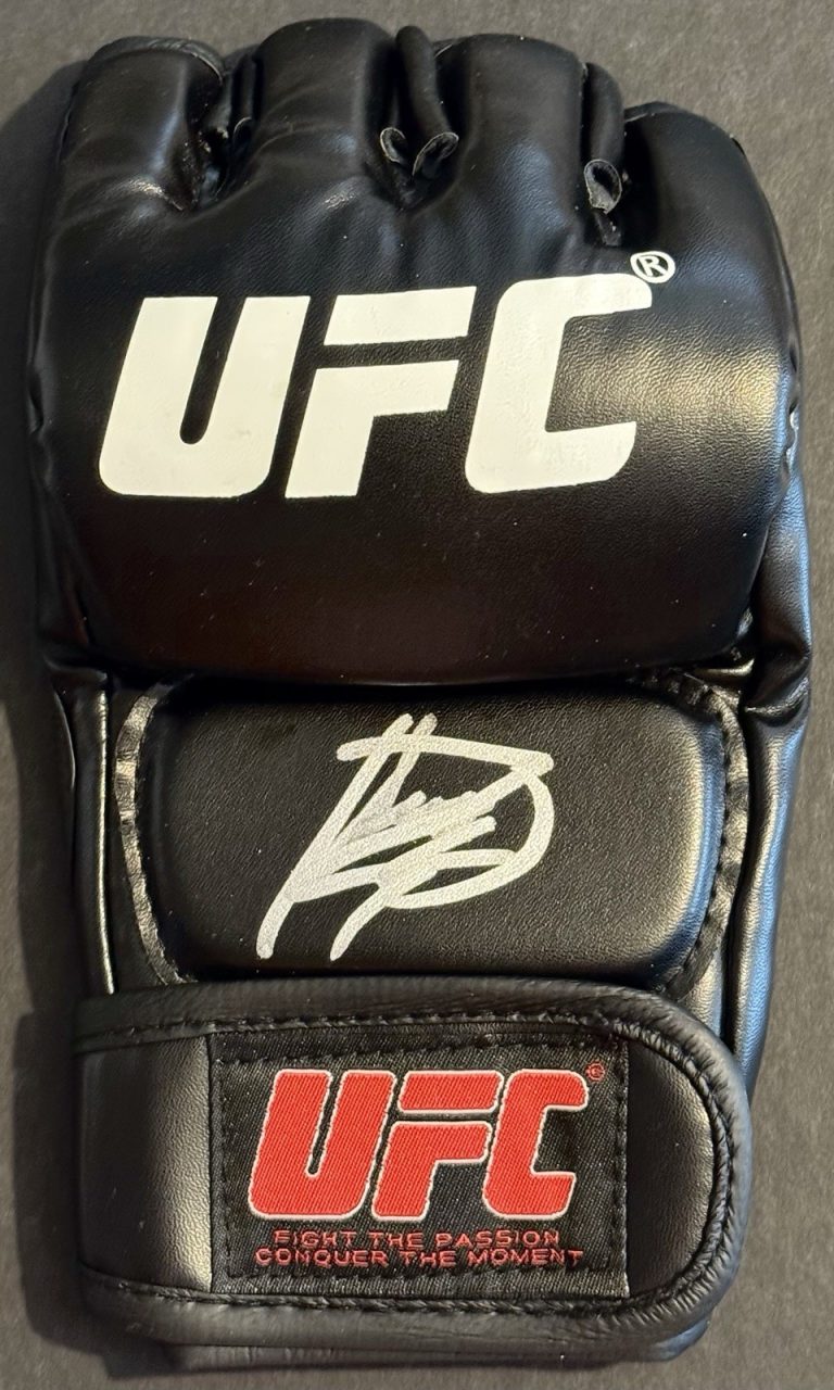 Rashad Evans Signed Autographed UFC Fight Glove PSA/DNA COA
