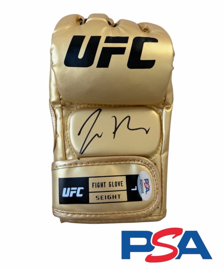 Max Holloway Signed Autograph UFC Gold Fight Glove PSA/DNA AUTO UFC 329 Blessed