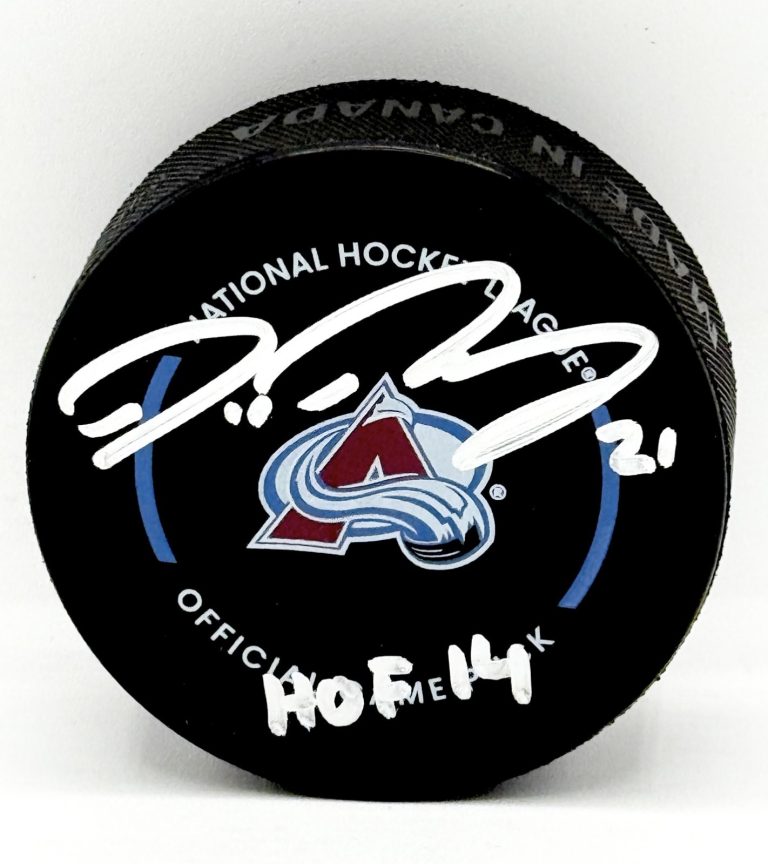 Peter Forsberg signed Colorado Avalanche Game Puck W/ HOF Beckett Witnessed