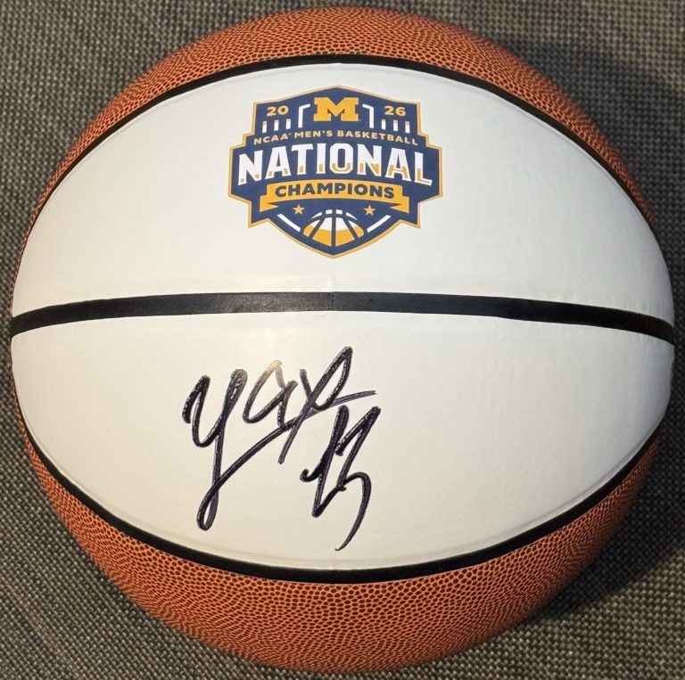 Yaxel Lendeborg Signed Autographed Michigan Wolverines Logo Basketball PSA/DNA