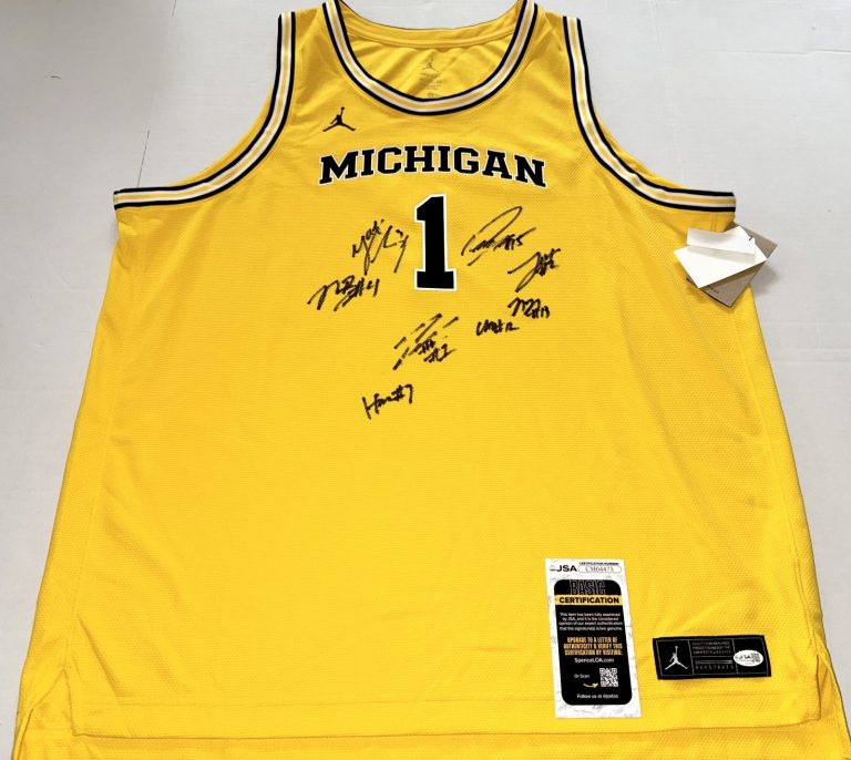 Michigan Wolverines 2026 National Champs team signed jersey Yaxel Lendeborg JSA
