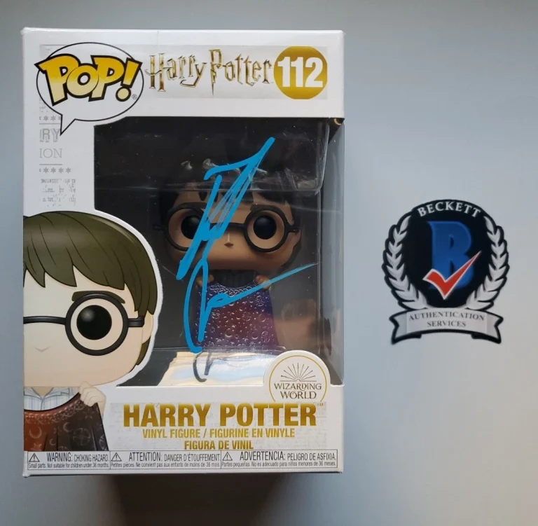 DANIEL RADCLIFFE SIGNED HARRY POTTER FUNKO POP HOGWARTS BECKETT BAS COA