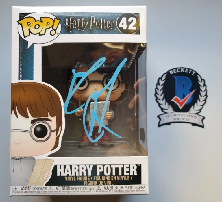 DANIEL RADCLIFFE SIGNED HARRY POTTER FUNKO POP HOGWARTS BECKETT BAS COA