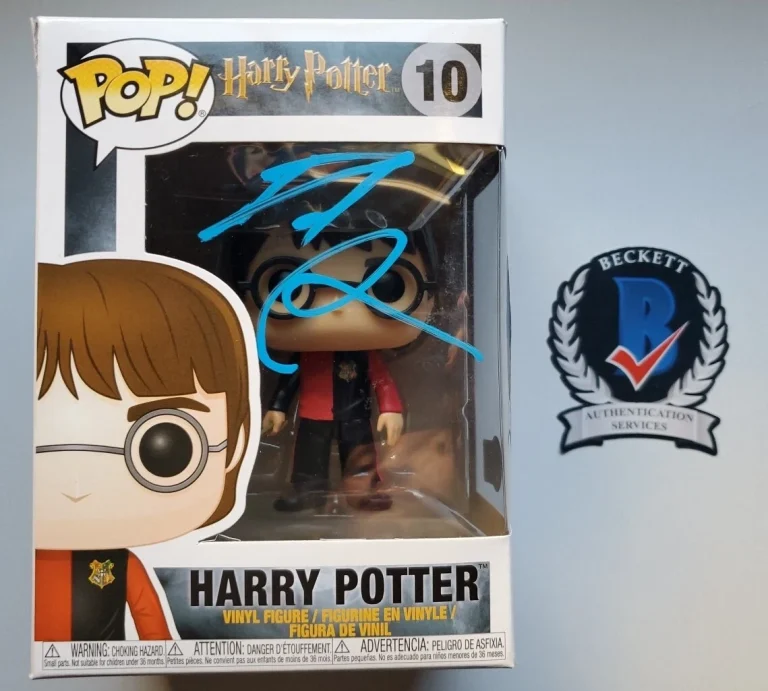 DANIEL RADCLIFFE SIGNED HARRY POTTER FUNKO POP HOGWARTS BECKETT BAS COA