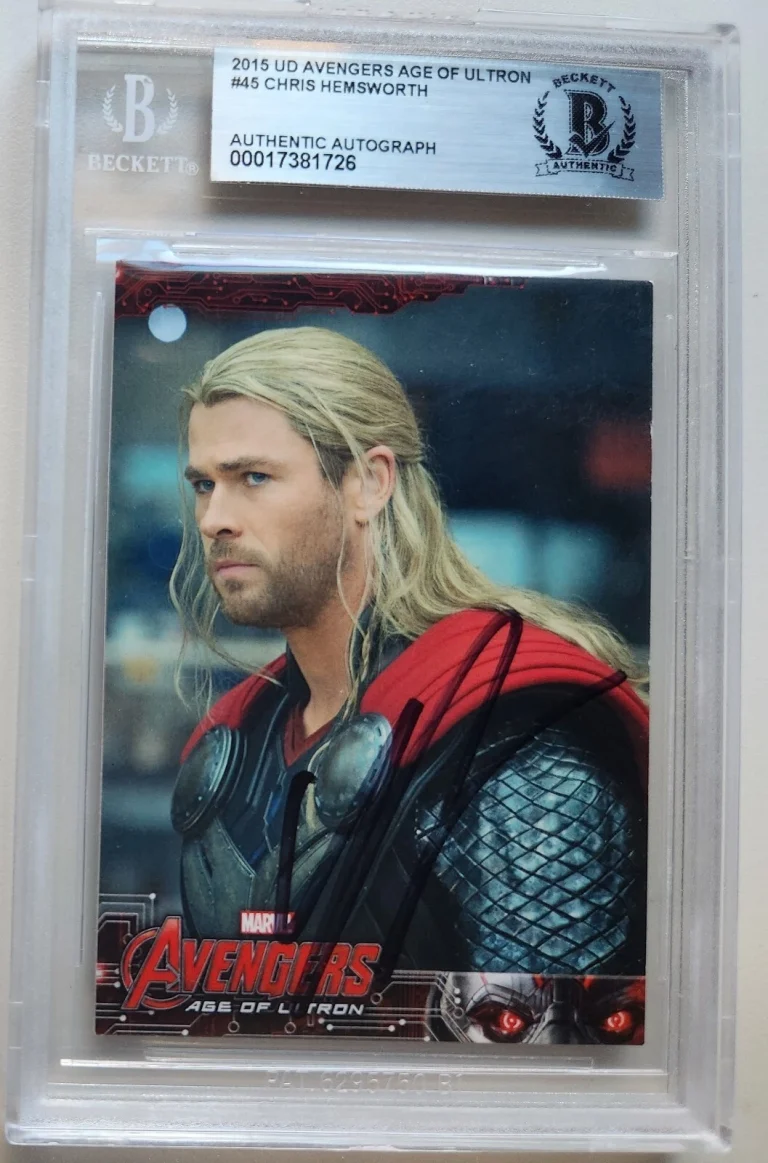 CHRIS HEMSWORTH SIGNED AVENGERS MARVEL AGE OF ULTRON TRADING CARD BECKETT SLAB