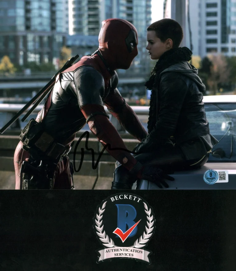 RYAN REYNOLDS SIGNED DEADPOOL WOLVERINE WADE WILSON 8X10 MARVEL PHOTO BAS COA