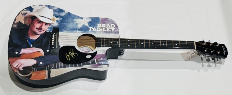 BRAD PAISLEY SIGNED FULL SIZE CUSTOM ACOUSTIC GUITAR COUNTRY STAR PSA COA