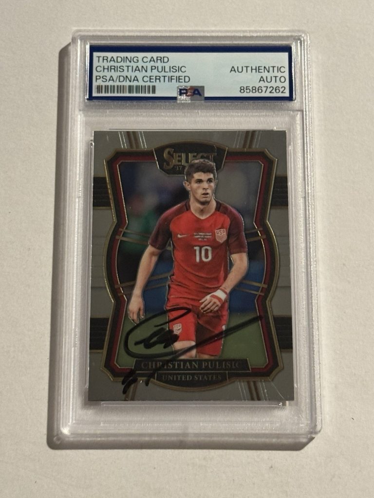 Christian Pulisic SIGNED AUTO 2017-18 Panini Select Mezzanine #124 USMNT PSA