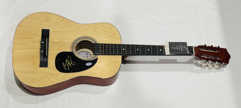 BRAD PAISLEY SIGNED 38 INCH NATURAL ACOUSTIC GUITAR COUNTRY STAR PSA COA