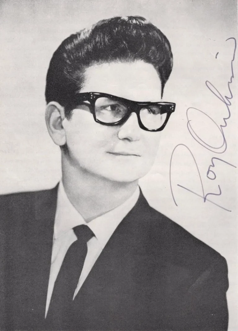 Roy Orbison Signed Autograph 6x8 Magazine Photo - Traveling Wilburys JSA COA