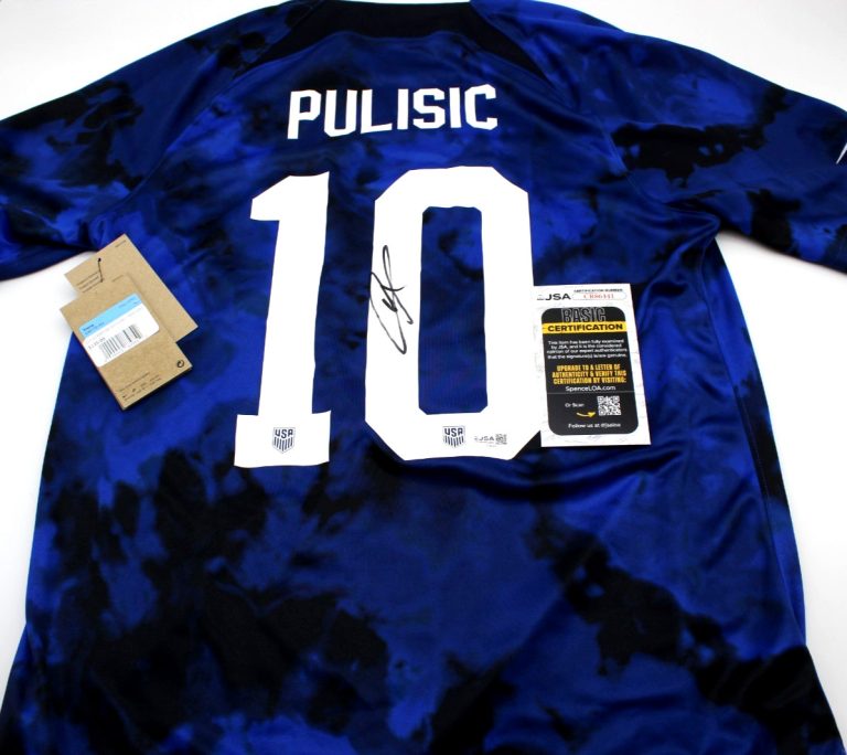 Christian Pulisic Signed Team USA Med Nike Soccer Jersey w/JSA COA CR86441 Proof