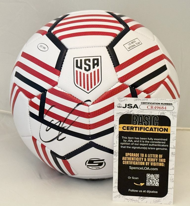 Christian Pulisic signed Team USA Soccer Ball autographed World Cup JSA COA