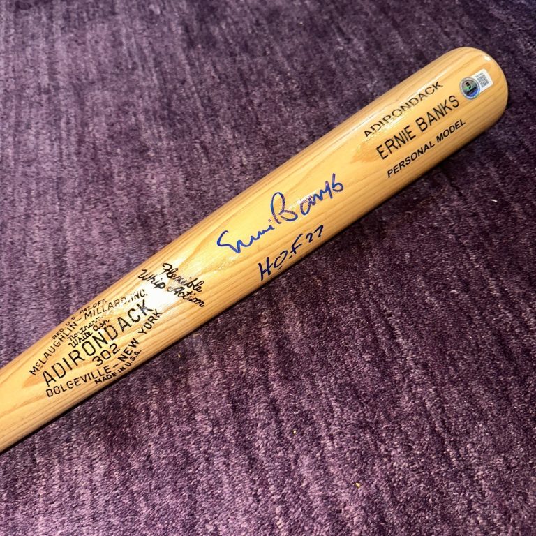 ERNIE BANKS (Chicago Cubs) Signed BAT Beckett (BAS) with HOF Inscription