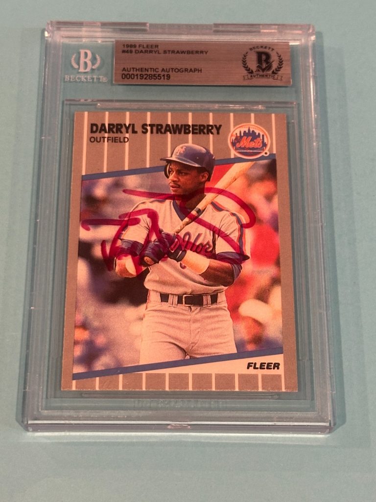 DARRYL STRAWBERRY Signed 1989 FLEER Card #49 Beckett (BAS)