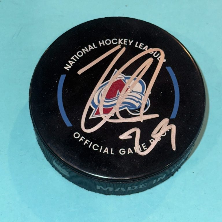 NATHAN MacKINNON Signed Colorado AVALANCHE Official GAME Puck Beckett (BAS)