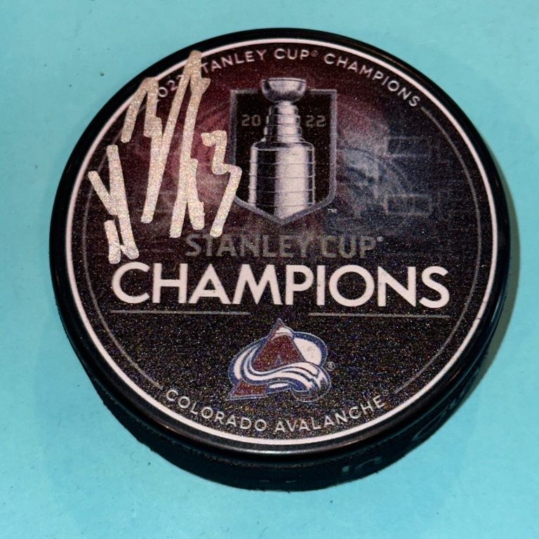 VALERI NICHUSHKIN (Avalanche) Signed 2022 STANLEY CUP CHAMPS Puck Beckett BAS