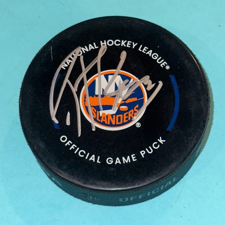 PATRICK ROY Signed New York ISLANDERS Official GAME Puck Beckett (BAS)