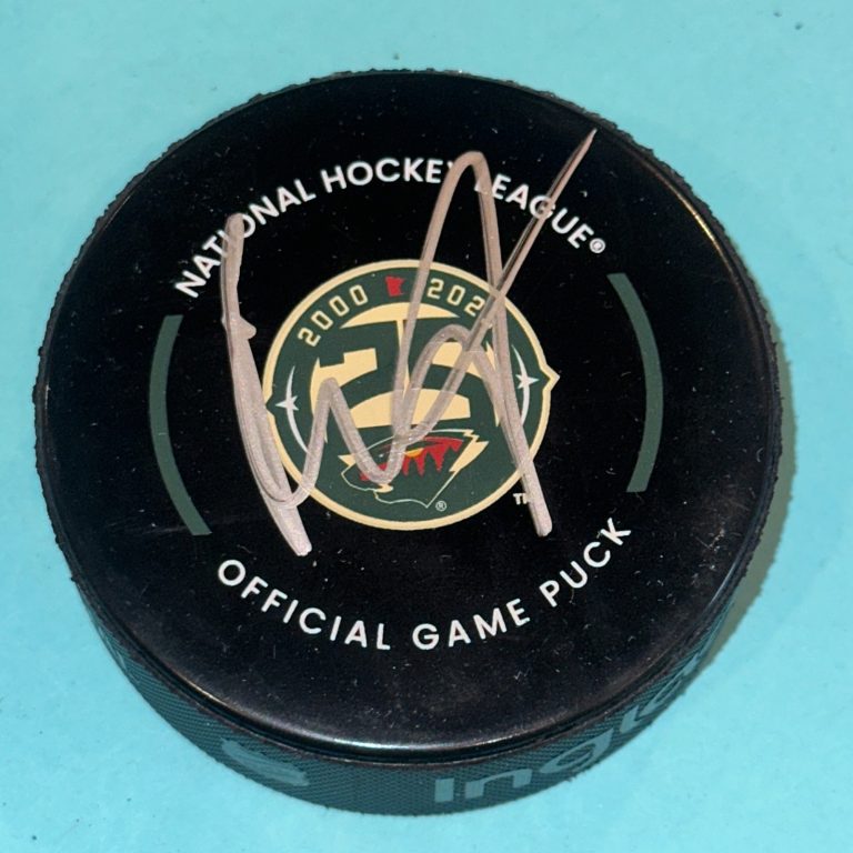 KIRILL KAPRIZOV Signed Minnesota WILD 25th Anniv. Official GAME Puck Beckett
