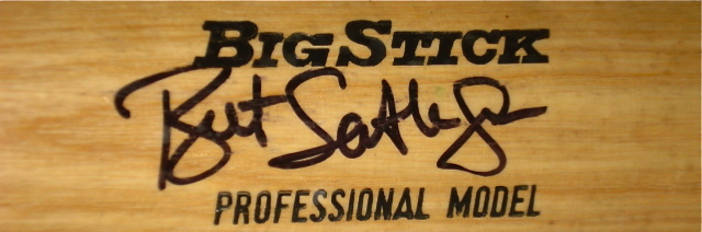 BRET SABERHAGEN AUTOGRAPHED BAT (ROYALS) W/ PROOF!