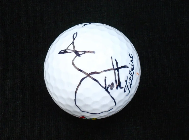 ADAM SCOTT AUTOGRAPHED 2013 MASTERS GOLF BALL (W/ PROOF!)