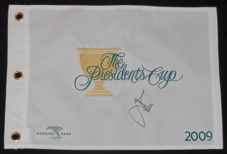 ADAM SCOTT AUTOGRAPHED 2009 PRESIDENTS CUP GOLF FLAG - W/ PROOF!