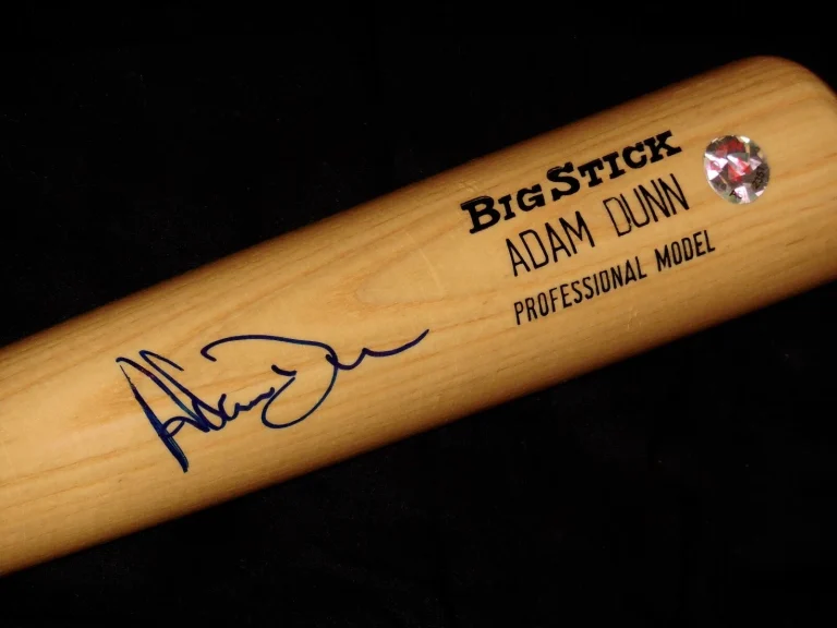 ADAM DUNN AUTOGRAPHED BAT (CINAINNATI REDS) - 462 HOMERUNS! - W/ COA!