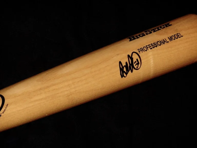 BRAD PENNY AUTOGRAPHED RAWLINGS BAT (MARLINS & DODGERS) - W/ COA!