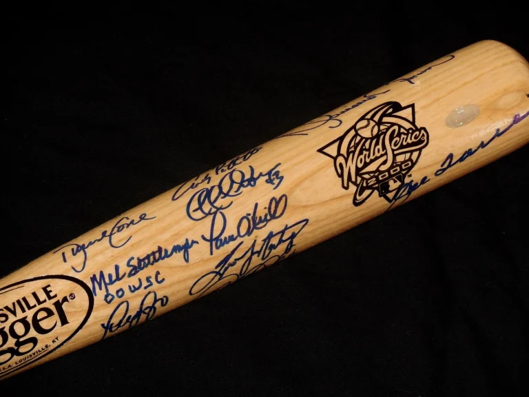 2000 YANKEES TEAM SIGNED BAT (STEINER & MLB AUTH) - Derek Jeter, Mariano Rivera,