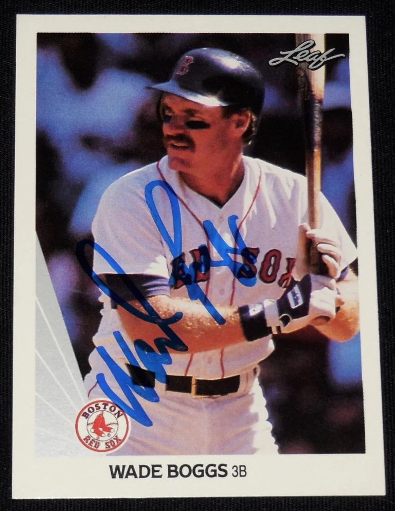 WADE BOGGS 1990 LEAF AUTOGRAPHED BASEBALL CARD (BOSTON RED SOX)