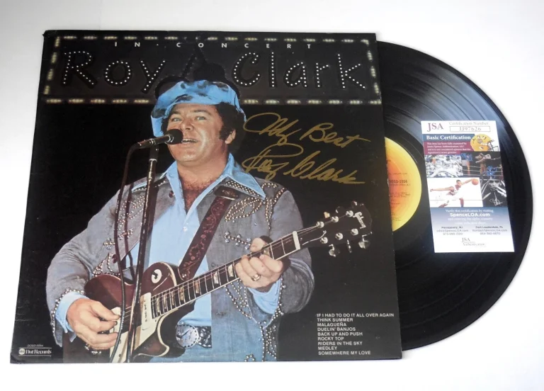 ROY CLARK AUTOGRAPHED RECORD ALBUM (IN CONCERT) - JSA COA!
