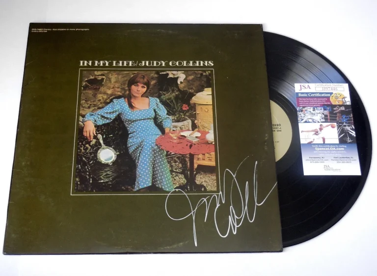 JUDY COLLINS AUTOGRAPHED RECORD ALBUM (IN MY LIFE) - JSA COA!