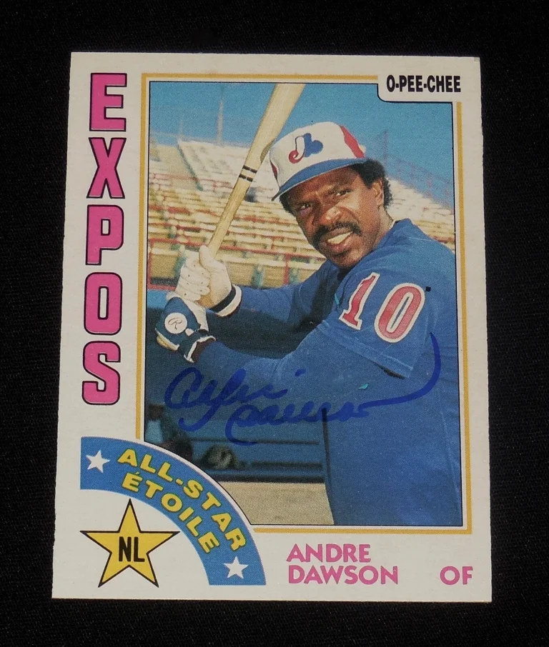 ANDRE DAWSON 1984 O-PEE-CHEE AUTOGRAPHED BASEBALL CARD (EXPOS / CUBS)