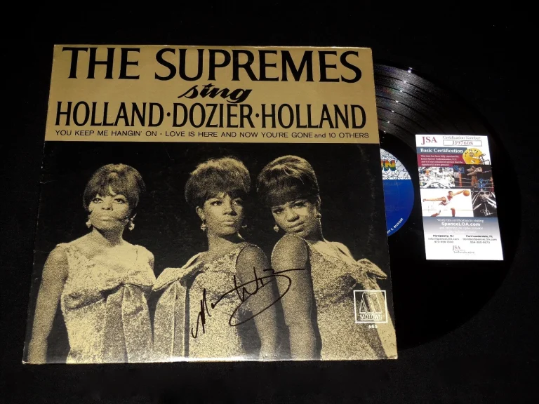 MARY WILSON AUTOGRAPHED VINYL RECORD ALBUM (THE SUPREMES SING) - JSA COA!