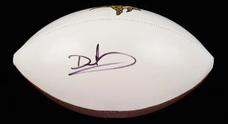 DAUNTE CULPEPPER AUTOGRAPHED FOOTBALL (MINNESOTA VIKINGS) - JSA COA!