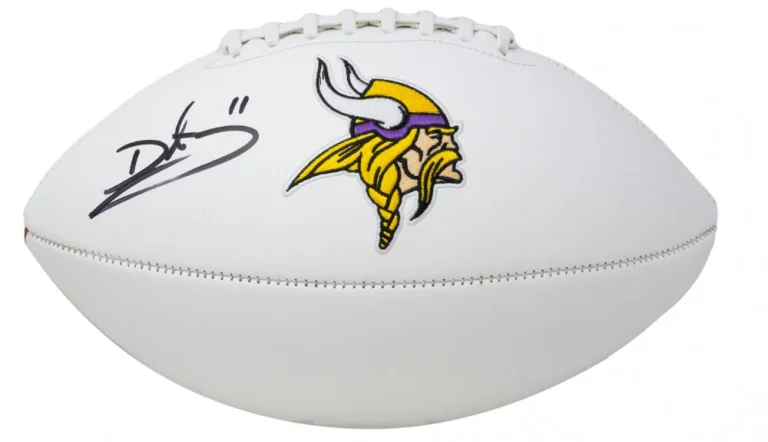 DAUNTE CULPEPPER AUTOGRAPHED FOOTBALL (MINNESOTA VIKINGS) - JSA COA!