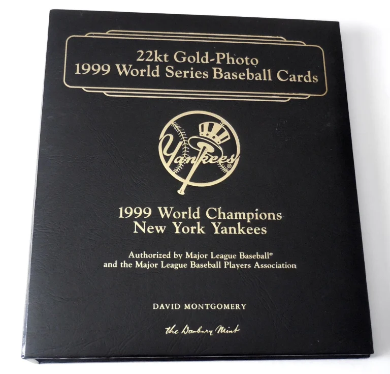 COMPLETE SET OF (34) 22-KT GOLD 1999 NY YANKEES CARDS IN BINDER - Jeter, Rivera,