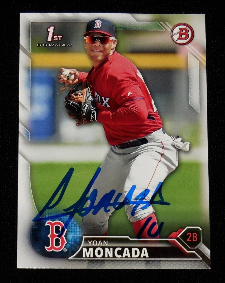 YOAN MONCADA AUTOGRAPHED 2016 1ST BOWMAN ROOKIE BASEBALL CARD (BECKETT HOLO)