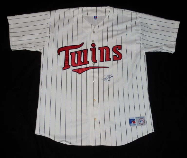 JOE NATHAN AUTOGRAPHED JERSEY (MINNESOTA TWINS) - 6X All-Star / Twins HOF!