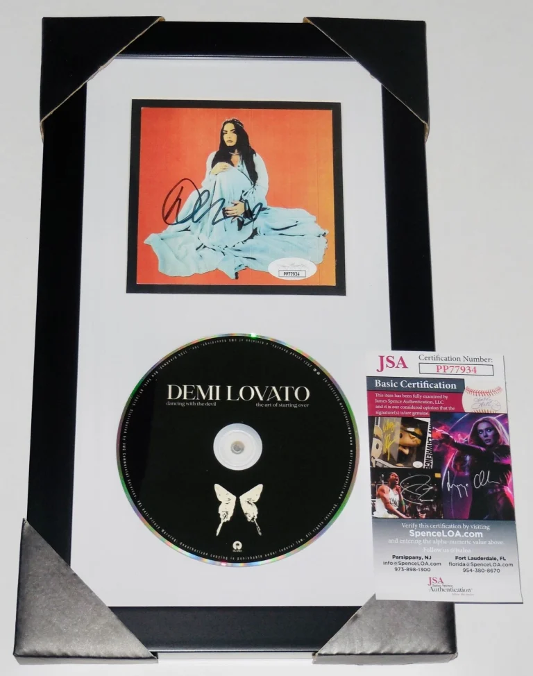 DEMI LOVATO AUTOGRAPHED 