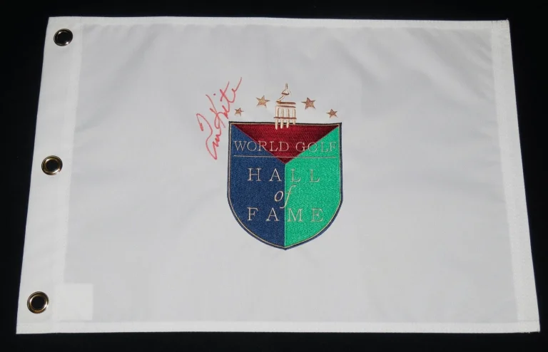 TOM KITE AUTOGRAPHED WORLD HALL OF FAME GOLF FLAG (2004 HOF) - W/ COA!