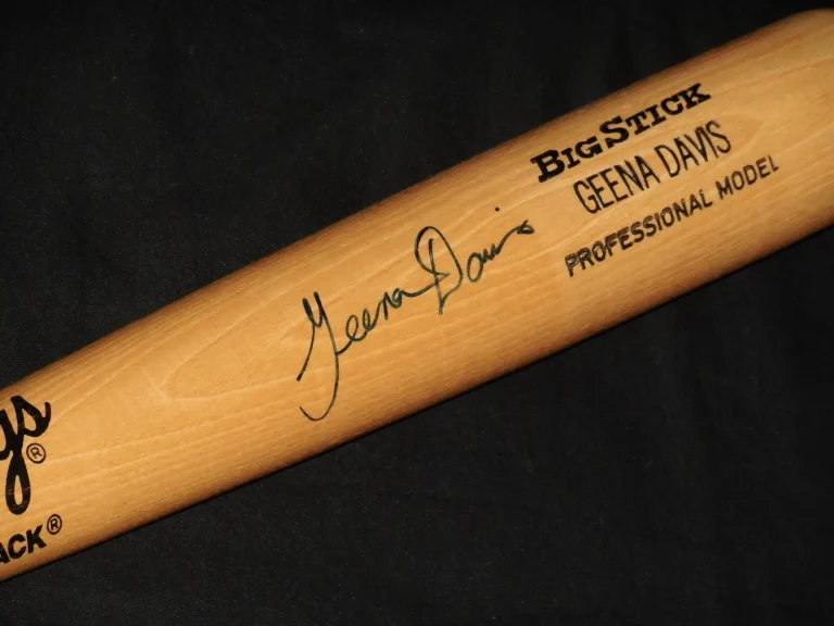 GEENA DAVIS AUTOGRAPHED RAWLINGS BASEBALL BAT (A LEAGUE OF THEIR OWN) - JSA COA!