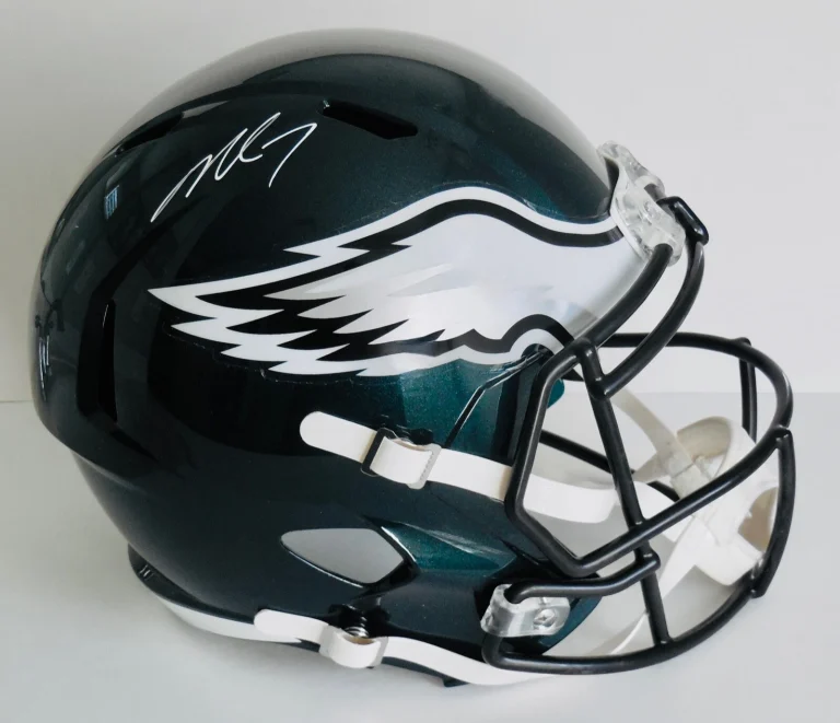 MICHAEL VICK AUTOGRAPHED FULL SIZED FOOTBALL HELMET (EAGLES) - PSA DNA!
