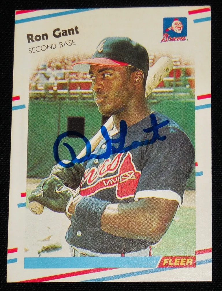RON GANT 1988 FLEER AUTOGRAPHED ROOKIE BASEBALL CARD (ATLANTA BRAVES)