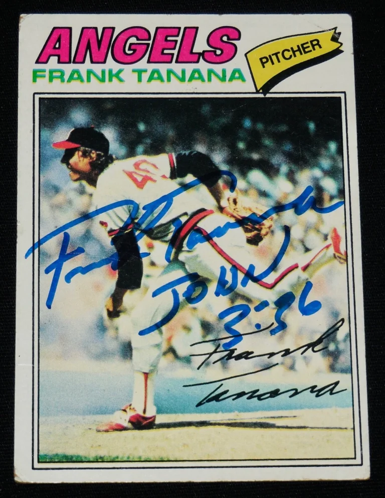 FRANK TANANA 1977 TOPPS AUTOGRAPHED BASEBALL CARD (CALIFORNIA ANGLES)