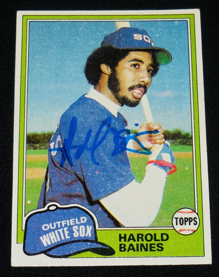 HAROLD BAINES 1981 TOPPS AUTOGRAPHED BASEBALL ROOKIE CARD (CHICAGO WHITE SOX)