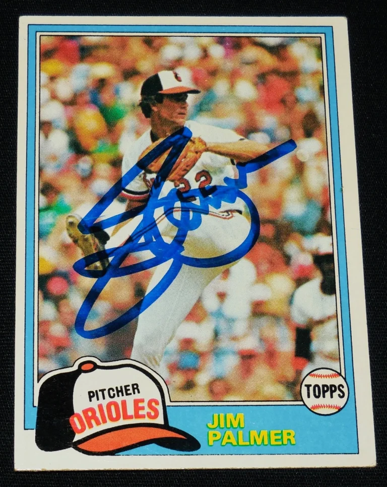 JIM PALMER 1981 TOPPS AUTOGRAPHED BASEBALL CARD (BALTIMORE ORIOLES)