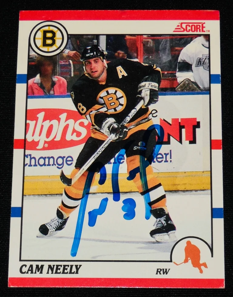 CAM NEELY 1990 SCORE AUTOGRAPHED HOCKEY CARD (BOSTON BRUINS)