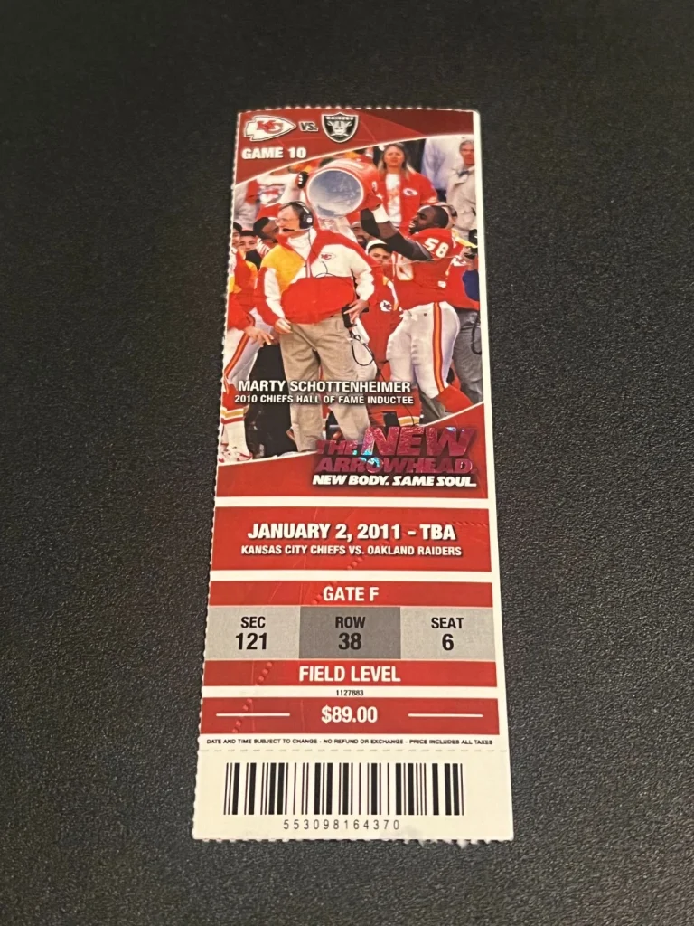 FOOTBALL TICKET STUB ARROWHEAD KANSAS CITY CHIEFS 2011 OAKLAND RAIDERS 1/2