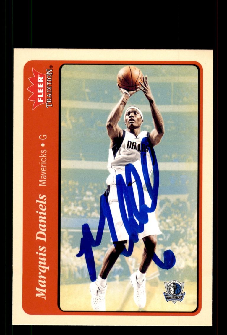 Signed Basketball Card Auto Marquis Daniels 2004-05 Fleer Tradition #159