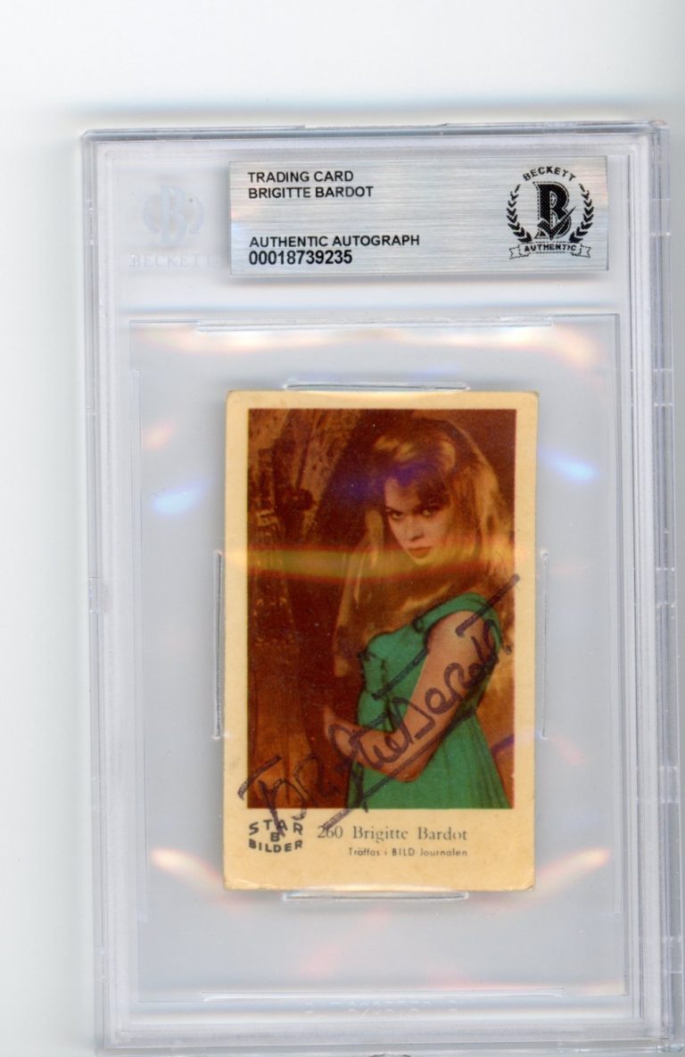 BRIGITTE BARDOT SIGNED VTG TRADING CARD AUTO FRENCH MODEL BAS AUTHENTIC